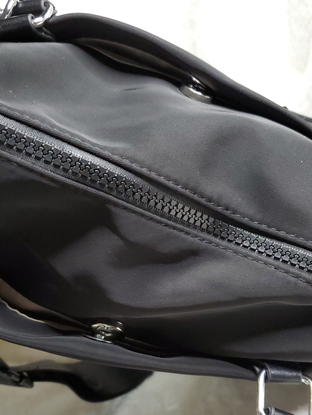 ALO Yoga Black Crossbody Bag with Logo Strap - Picture 8 of 12